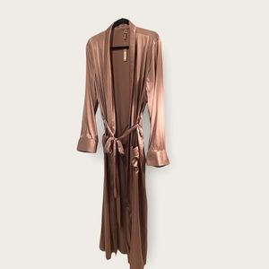 SKIMS Silk Robe Rose Brand new